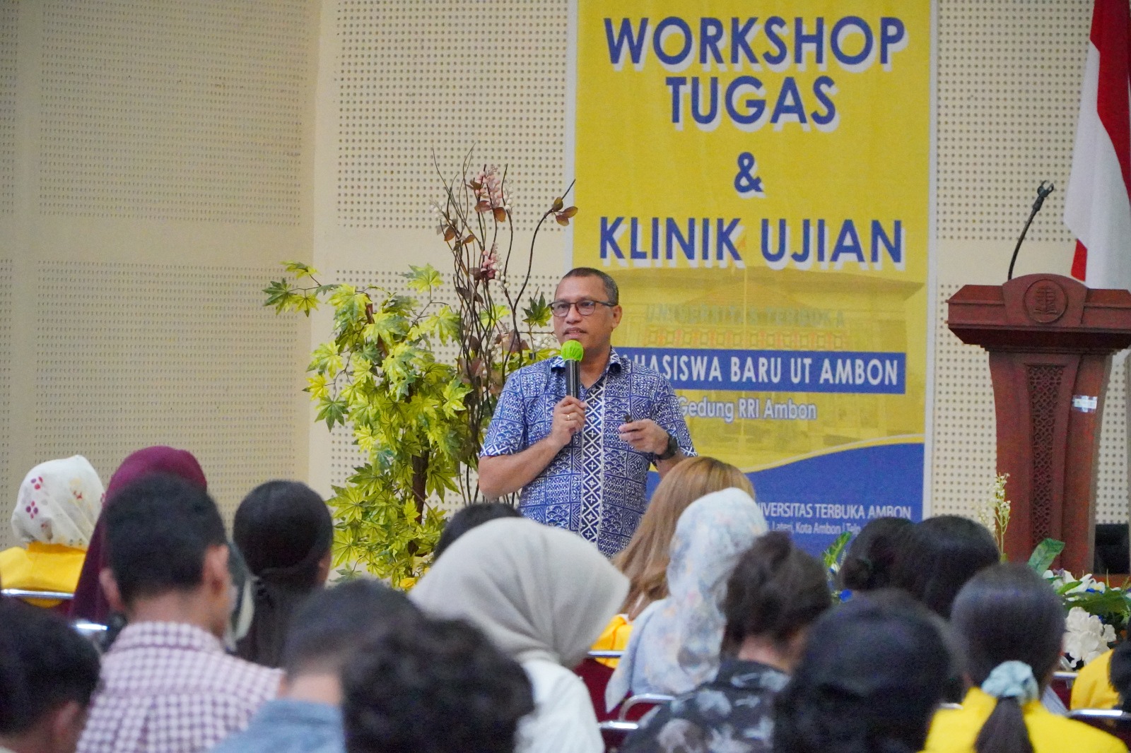 Membangun Generasi Tangguh UT: Workshop Tugas dan Klinik Ujian bagi Mahasiswa Baru di Kota Ambon