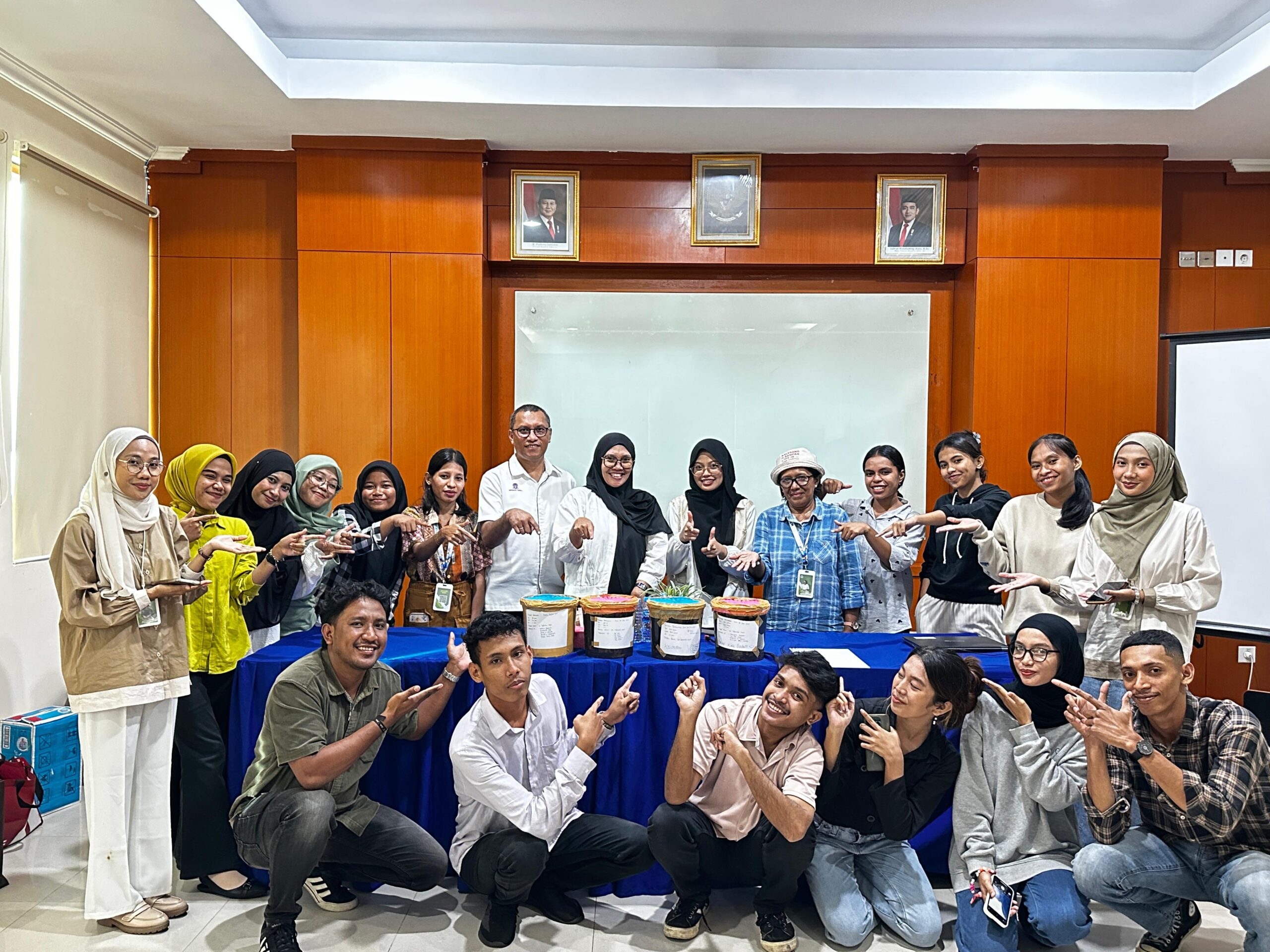 Mahasiswa UT Ambon Olah Kulit Buah Jadi Ekoenzim: Wujud Nyata Peduli Lingkungan